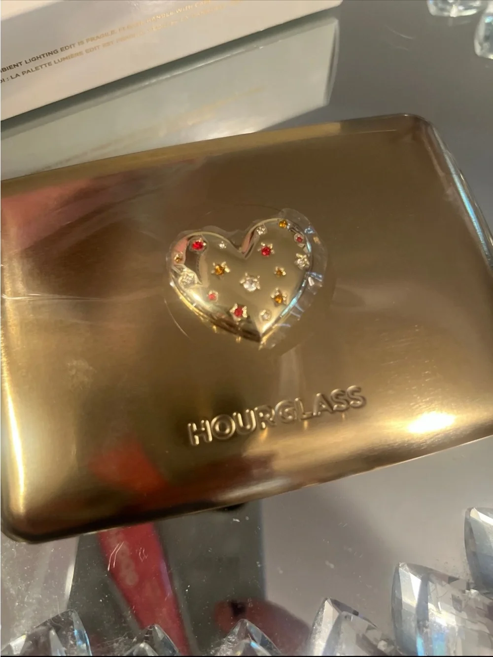 Hourglass compact cosmetic